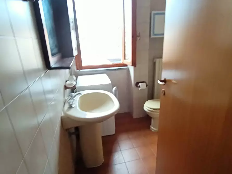 Immagine 16 di Trilocale in affitto  in Via Giacomo Puccini a Pianello Val Tidone