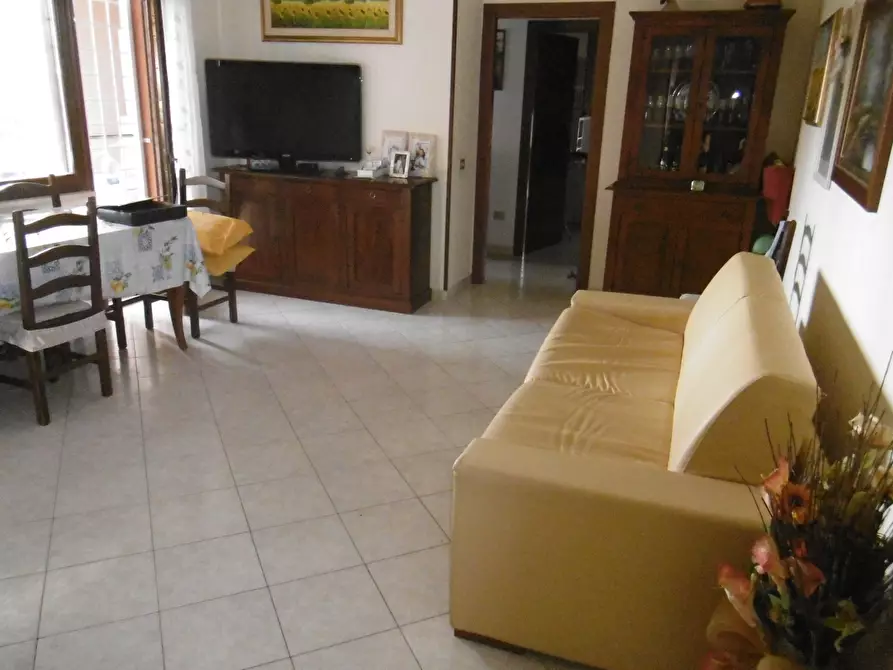 Immagine 2 di Trilocale in vendita  in VIA LORENZO ALLIEVI a Roma