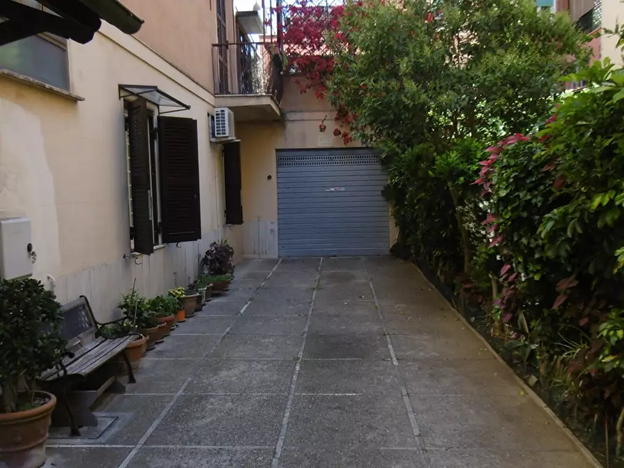 Immagine 15 di Trilocale in vendita  in PIAZZA DEI VISCONTI a Roma