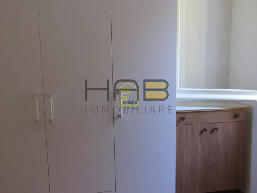 Immagine 13 di Trilocale in affitto  a Erice