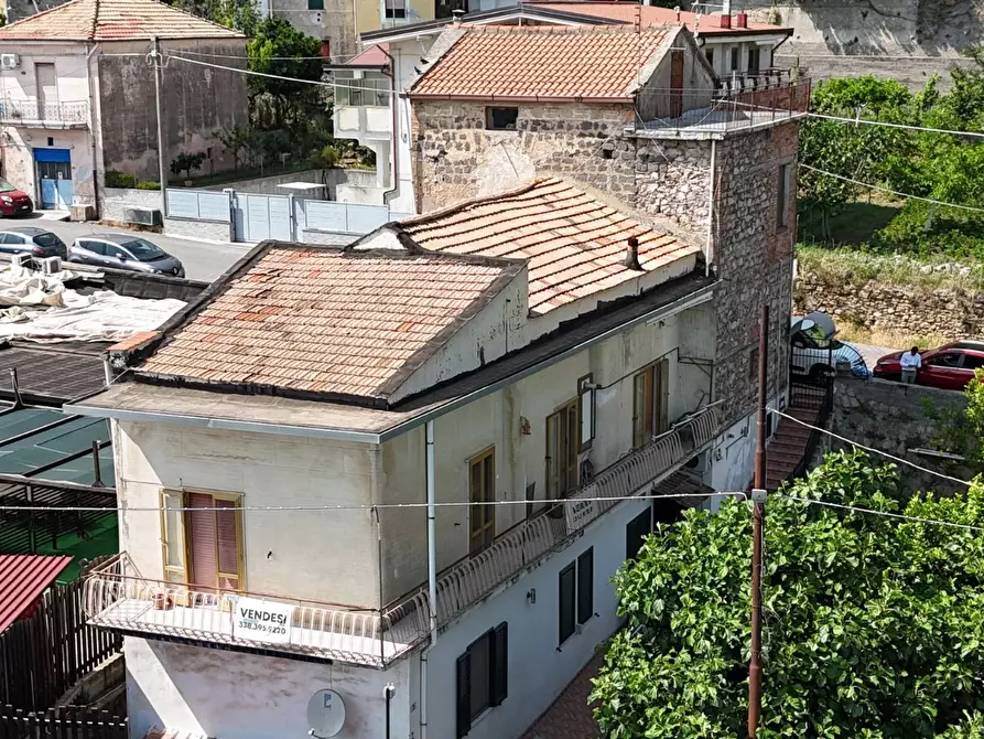 Immagine 1 di Casa semindipendente in vendita  in Via Francesco Spirito 62 a Salerno