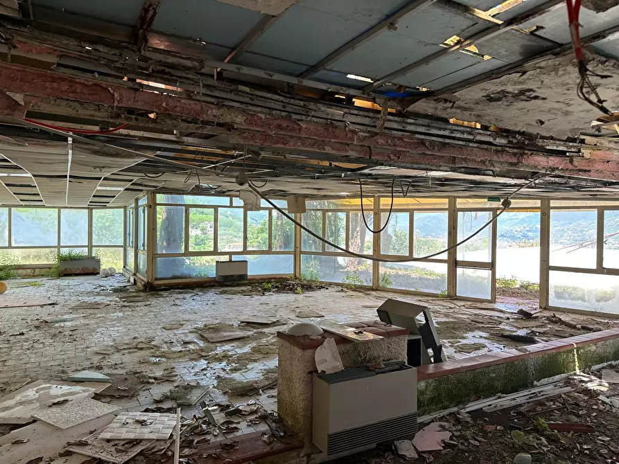 Immagine 16 di Locale commerciale in vendita  in cesinola a Cava De' Tirreni