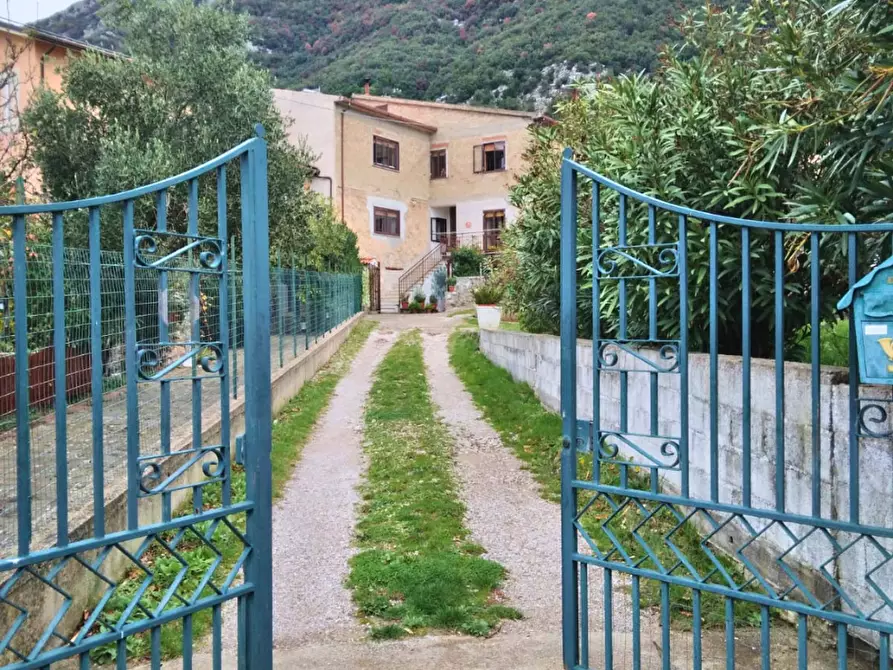 Immagine 1 di Porzione di casa in vendita  in Via Tiro a Segno 31 a Monteforte Cilento