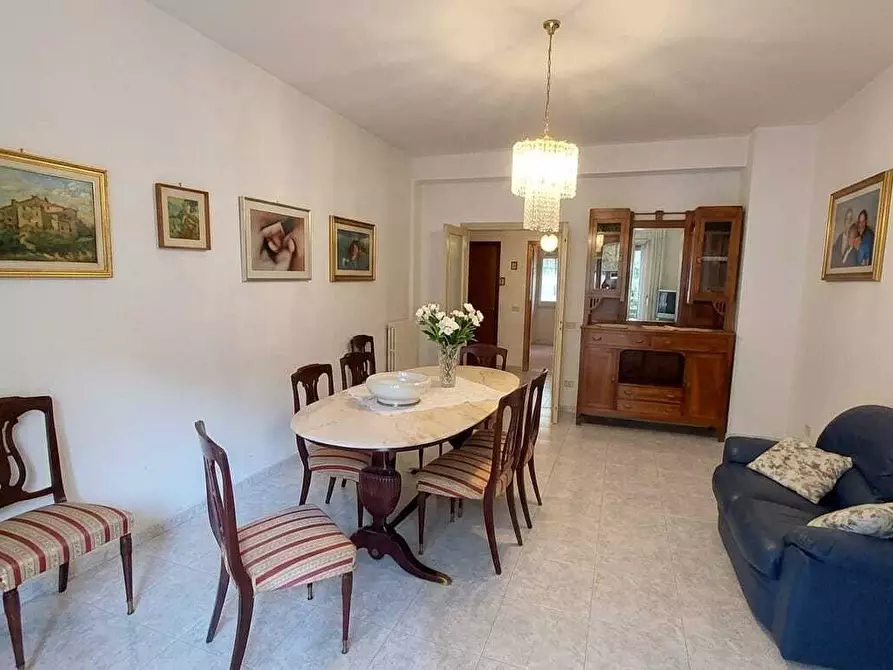 Immagine 4 di Quadrilocale in vendita  in Via XX Settembre 61 a Salerno