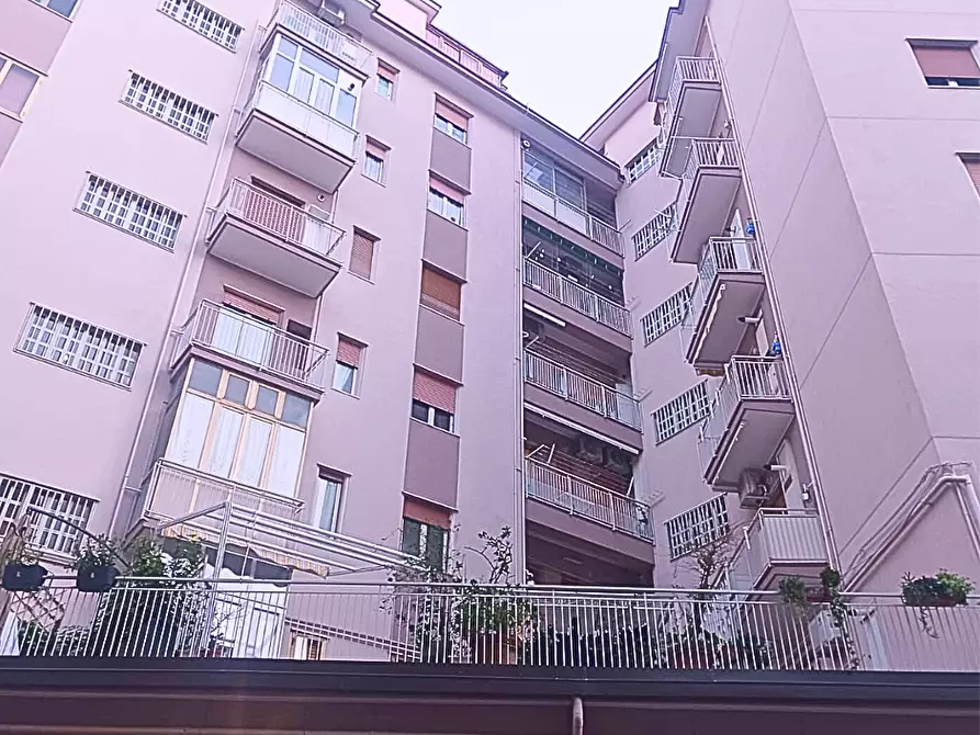 Immagine 6 di Quadrilocale in vendita  in Via Pietro Pennella 5 a Salerno