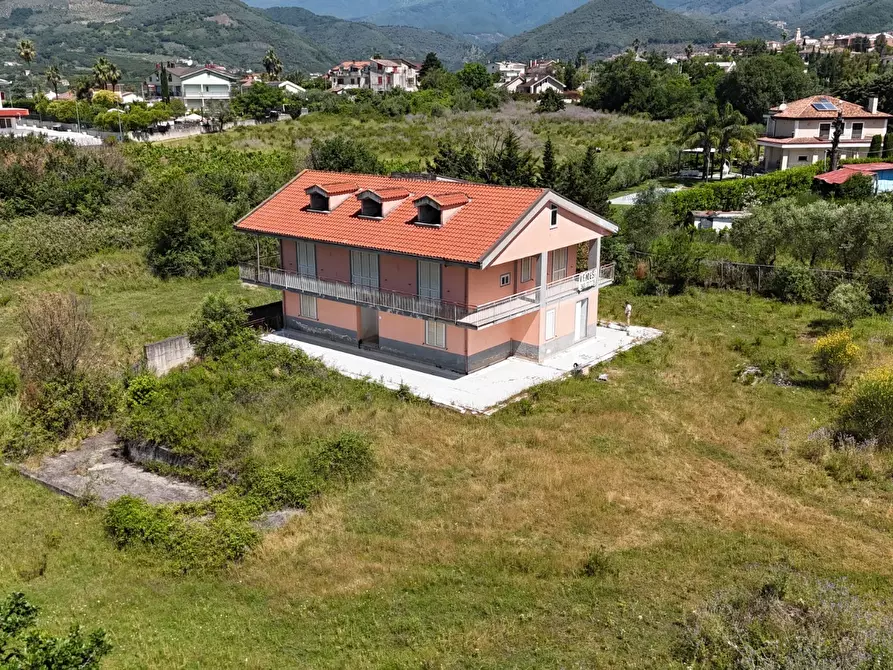 Immagine 8 di Villa in vendita  in Via Santa Croce 26 a Giffoni Sei Casali