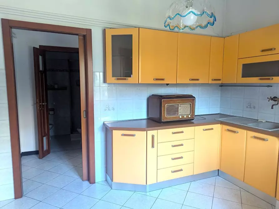 Immagine 11 di Bilocale in vendita  in Via Paolo Anfossi 60 a Genova