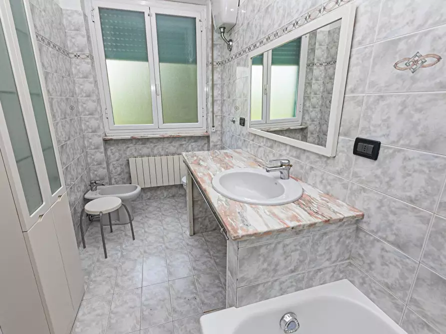 Immagine 26 di Trilocale in vendita  in Via Manlio Chiocchetti 23 a Serra Riccò