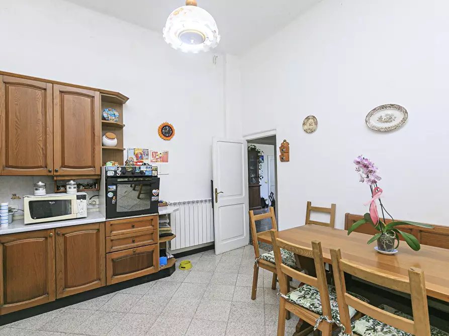 Immagine 11 di Pentalocale in vendita  in Via Val Sugana 9 a Genova