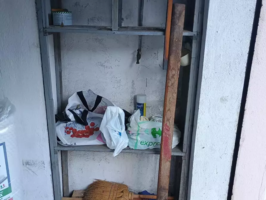 Immagine 10 di Magazzino in vendita  in Via martiri della libertà 256 a Campomorone