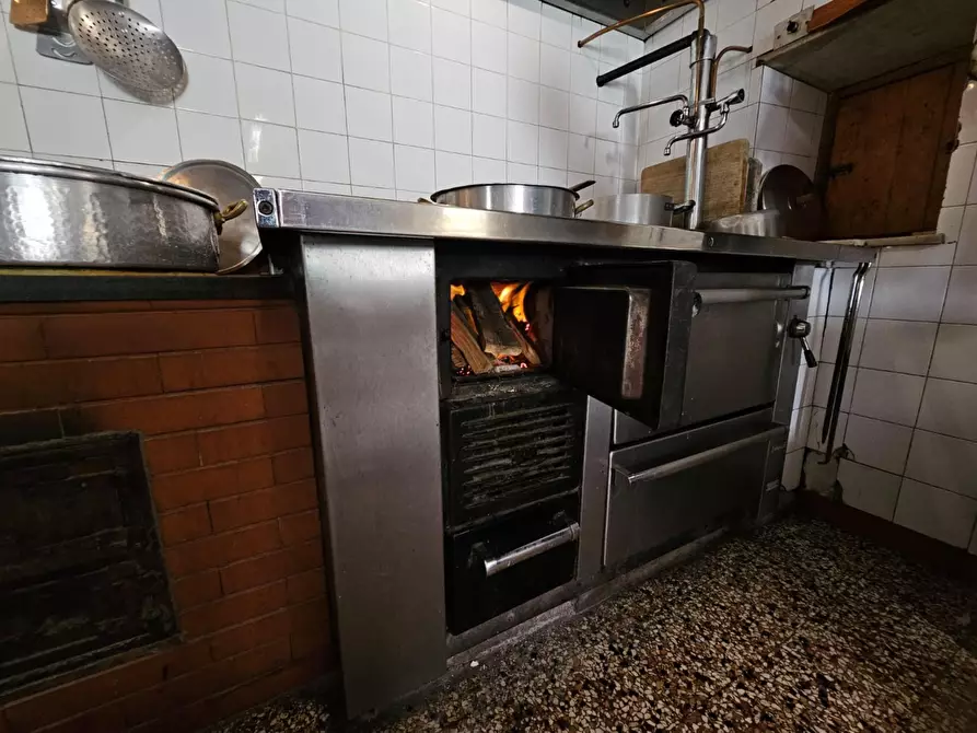 Immagine 29 di Attività commerciale in vendita  in Via Gaiazza 143A a Genova