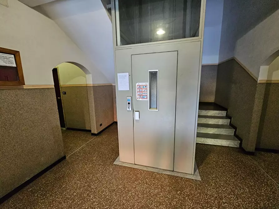 Immagine 35 di Bilocale in vendita  a Genova