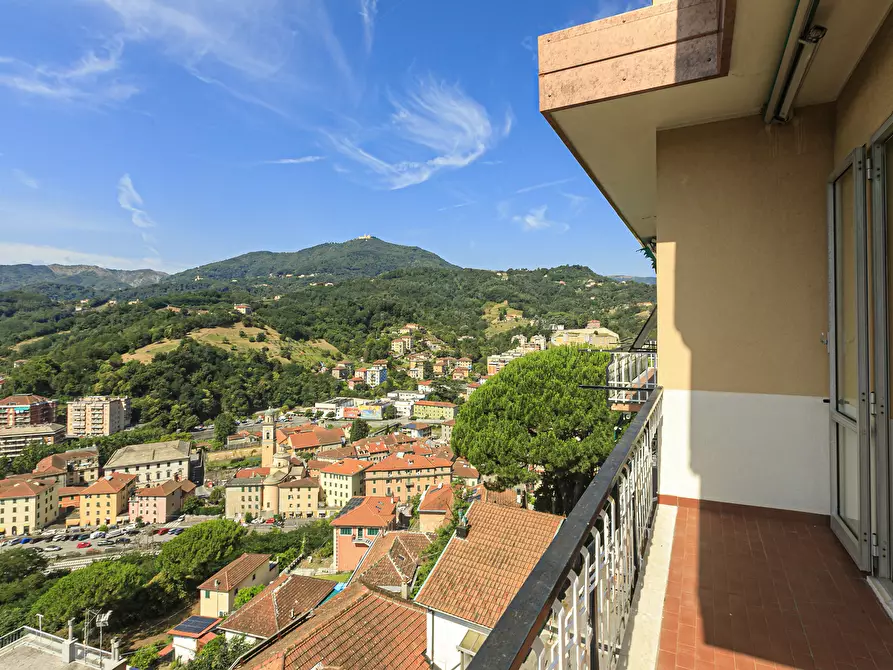 Immagine 32 di Quadrilocale in vendita  in Via Fratelli Gazzo 22/14 a Serra Riccò