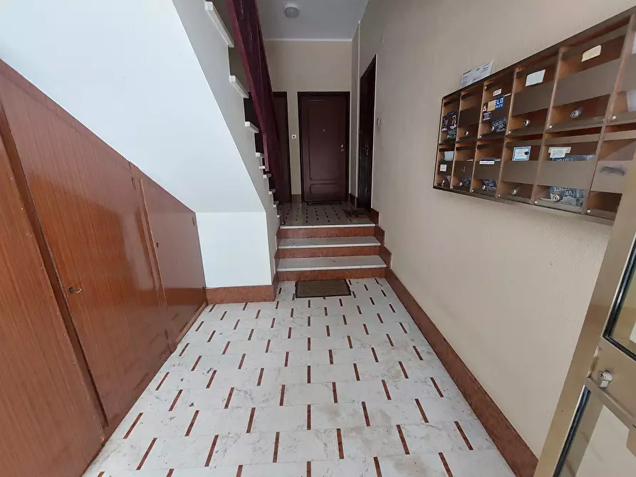 Immagine 29 di Trilocale in vendita  a Serra Riccò