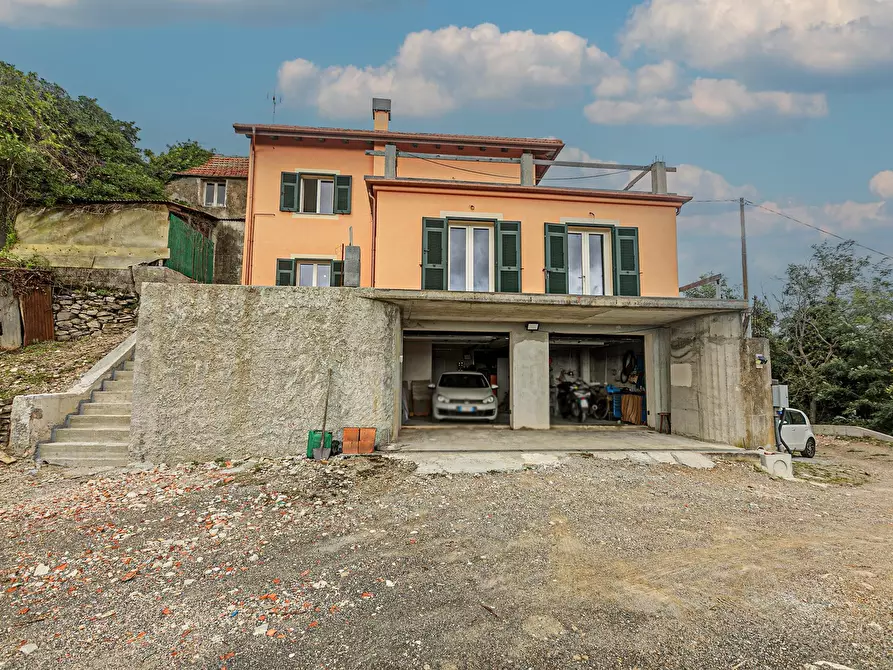 Immagine 1 di Casa indipendente in vendita  in Via Pareti 70 a Genova