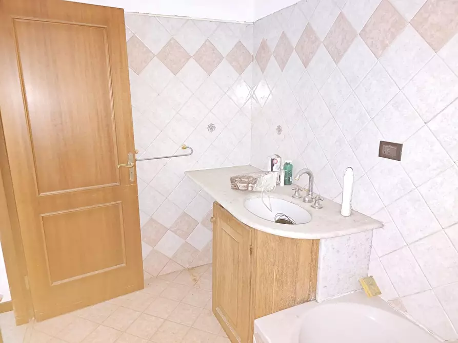 Immagine 18 di Bilocale in vendita  in Via campomorone 93 a Genova