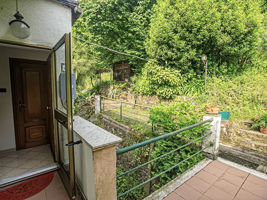 Immagine 38 di Bilocale in vendita  in Salita Castrofino a Genova