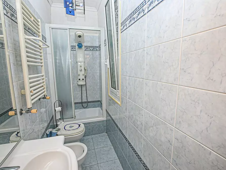 Immagine 34 di Bilocale in vendita  in Salita Castrofino a Genova