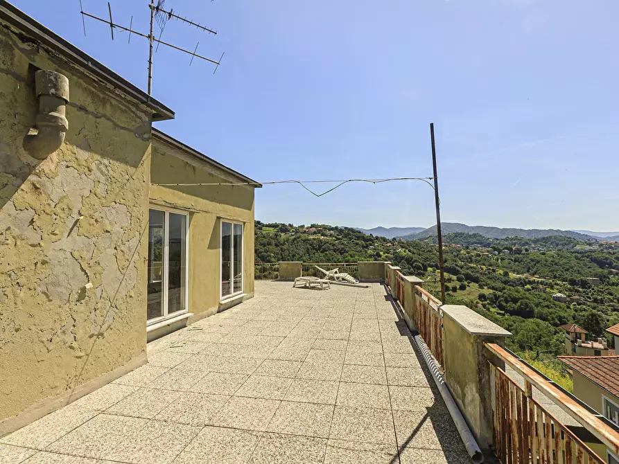 Immagine 55 di Pentalocale in vendita  in Via Primo Cavallieri 55 a Campomorone