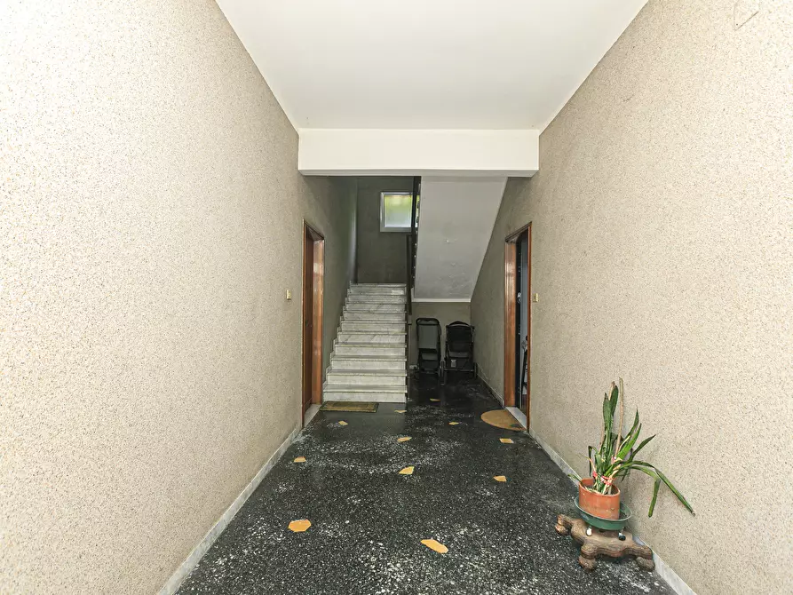 Immagine 22 di Trilocale in vendita  in Via P. Ronco 20 a Serra Riccò