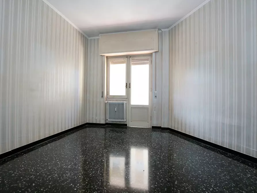 Immagine 1 di Pentalocale in vendita  in Via Paolo Anfossi 68c a Genova