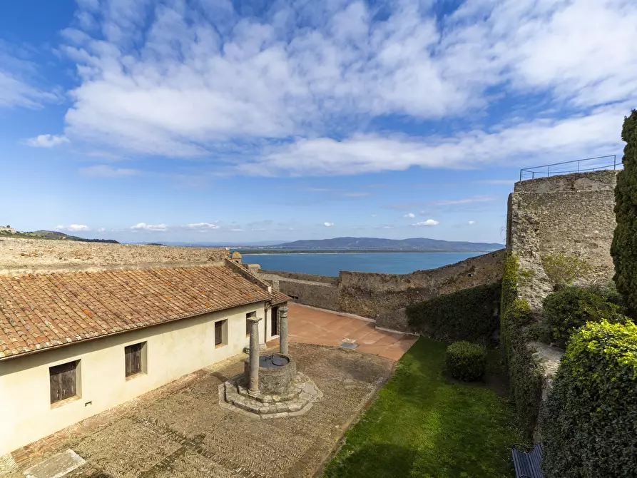 Immagine 20 di Appartamento in vendita  in Via della Rocca 1 a Monte Argentario