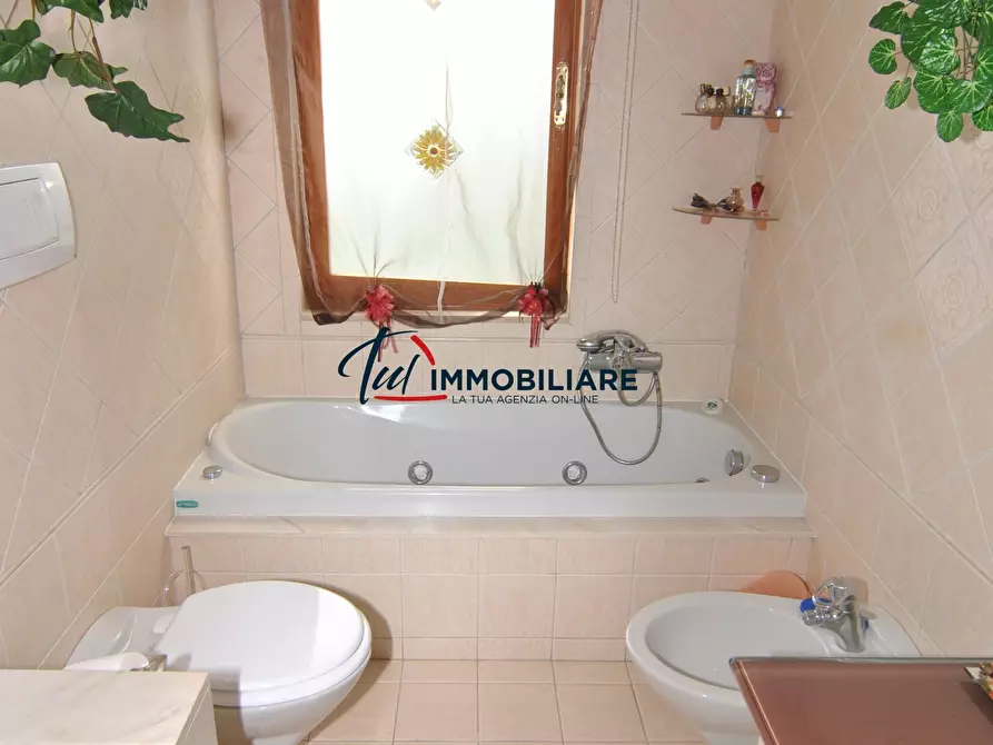 Immagine 21 di Villa in vendita  in Via Kaiser Parodi 15 a Livorno