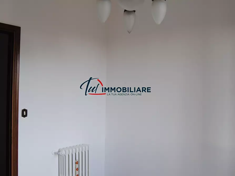 Immagine 21 di Pentalocale in vendita  in Viale Cassa di Risparmio 37 a Livorno