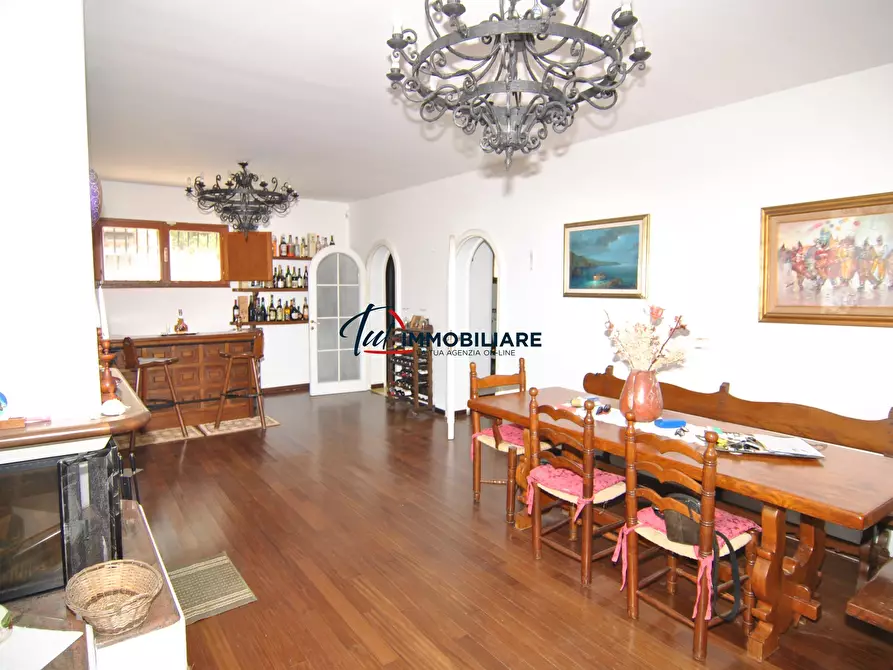 Immagine 37 di Villa in vendita  in Via Kaiser Parodi 15 a Livorno