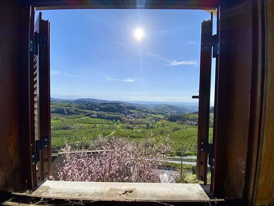 Immagine 11 di Villa in vendita  in via bricco broncio a Serravalle Langhe