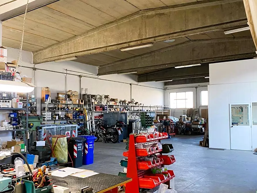 Immagine 1 di Attività artigianale in affitto  in Via Gaetano Donizetti 5 a San Secondo Parmense