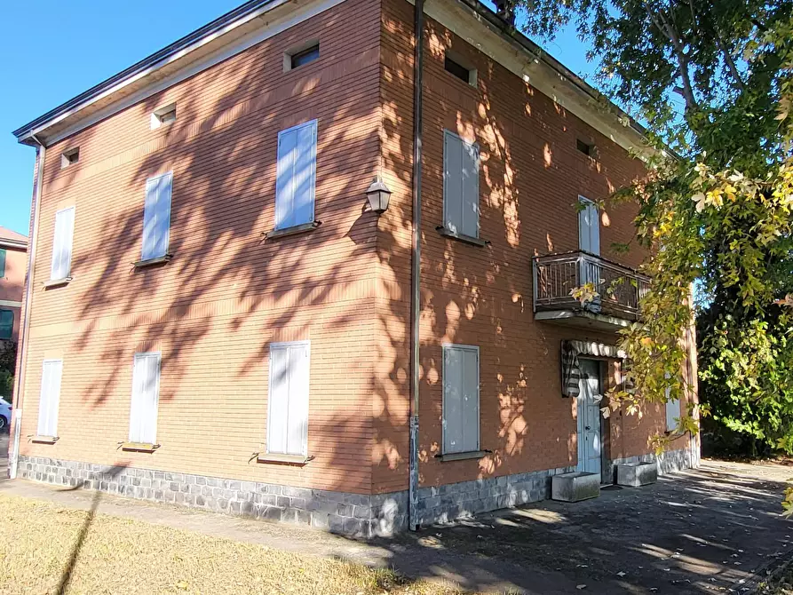 Immagine 47 di Villa in vendita  in Strada Cornazzano 3 a Sissa Trecasali