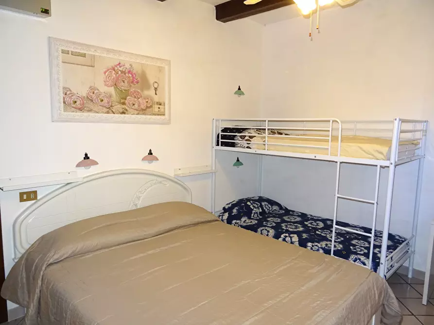 Immagine 19 di Rustico / casale in vendita  a Ostra Vetere