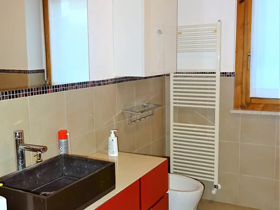 Immagine 15 di Appartamento in vendita  a Senigallia