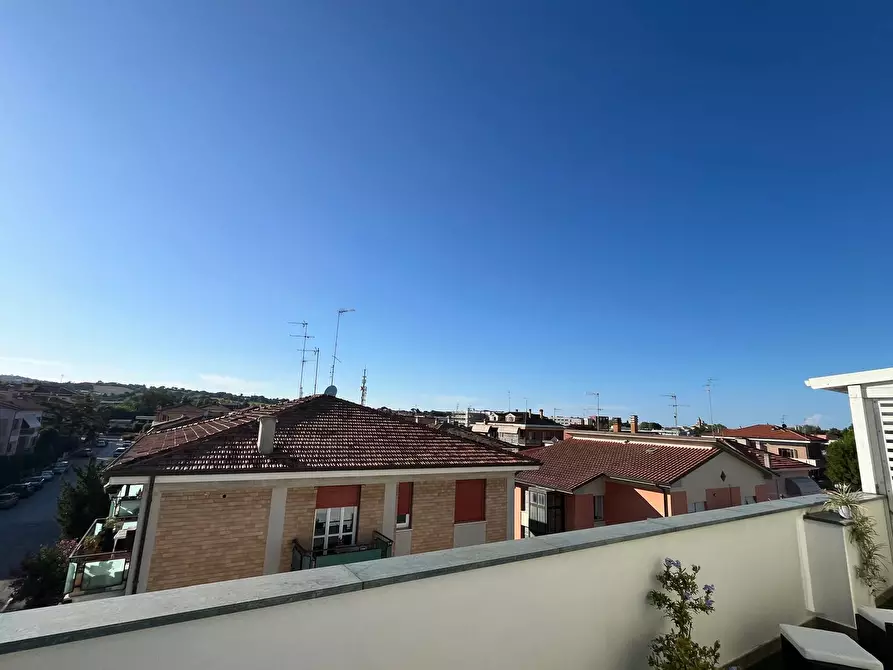 Immagine 5 di Casa semindipendente in vendita  a Senigallia