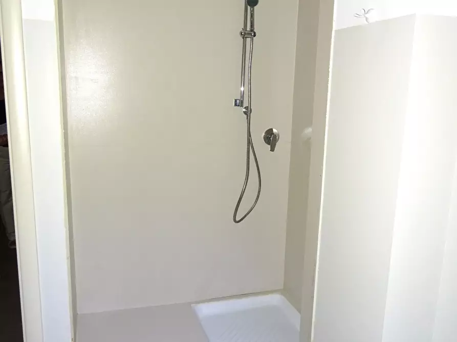 Immagine 23 di Ufficio in vendita  a Senigallia