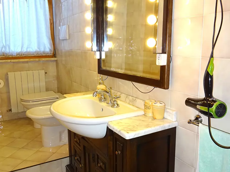 Immagine 24 di Rustico / casale in vendita  a Ostra Vetere