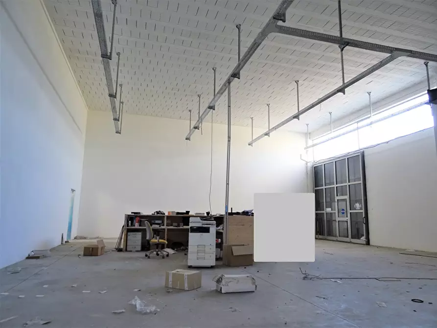 Immagine 5 di Attività artigianale in vendita  a Senigallia