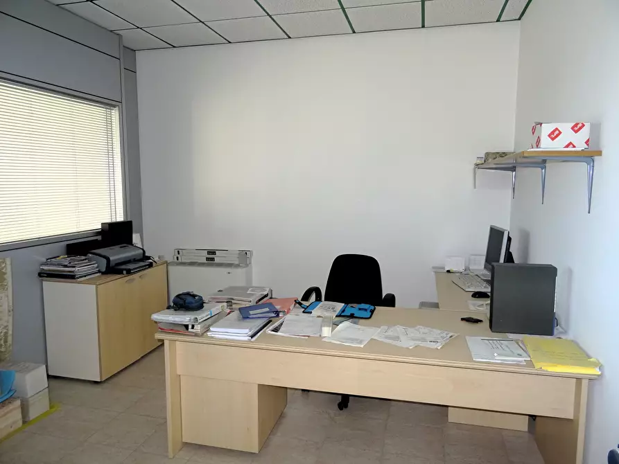 Immagine 7 di Ufficio in vendita  a Senigallia