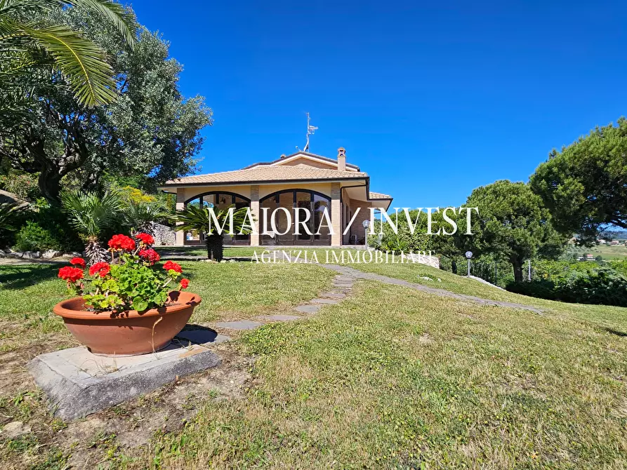 Immagine 5 di Villa in vendita  a Acquaviva Picena