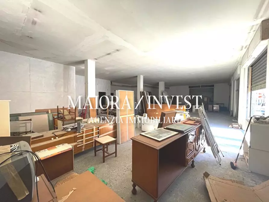 Immagine 4 di Locale commerciale in vendita  a Alba Adriatica