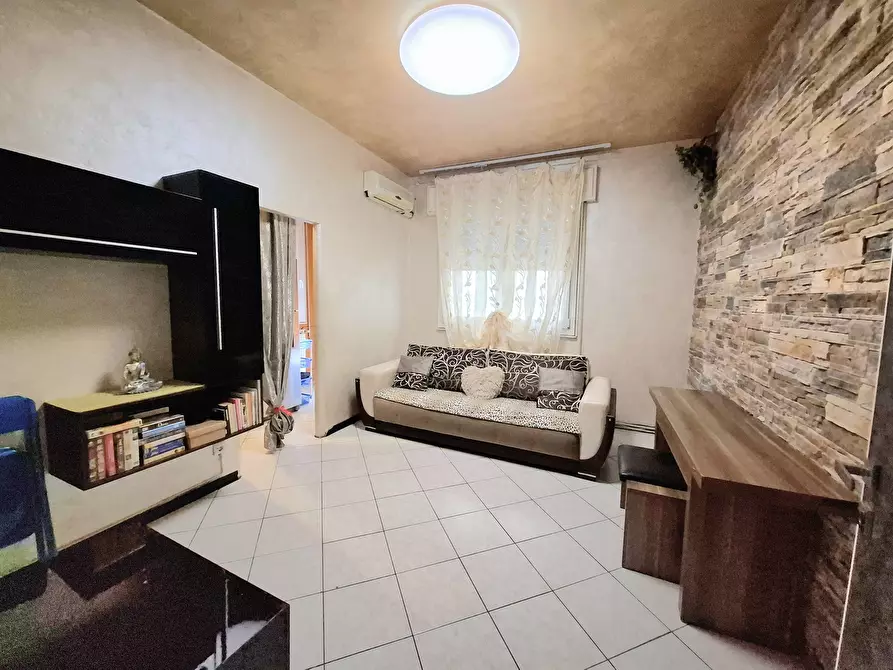 Immagine 2 di Bilocale in vendita  in Corso del Popolo 408 a Rovigo