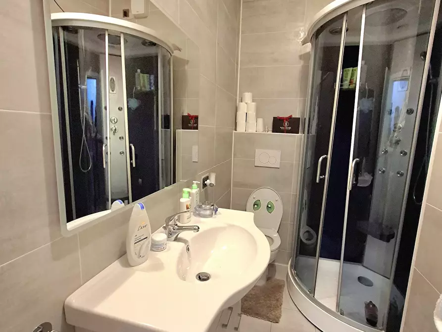 Immagine 12 di Trilocale in vendita  in Via Giosuè Carducci 53 a Rovigo