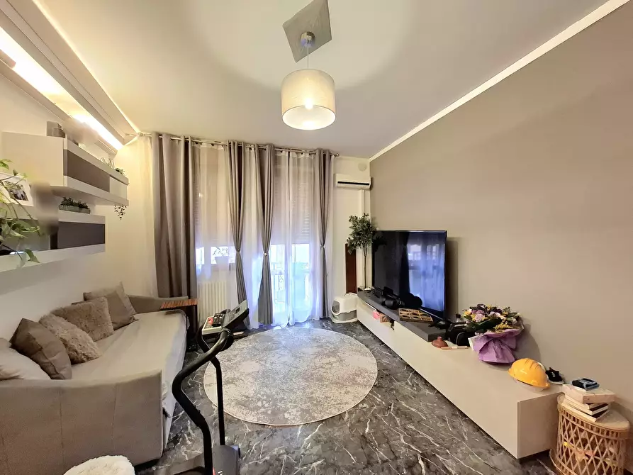 Immagine 1 di Trilocale in vendita  in Via Giosuè Carducci 53 a Rovigo