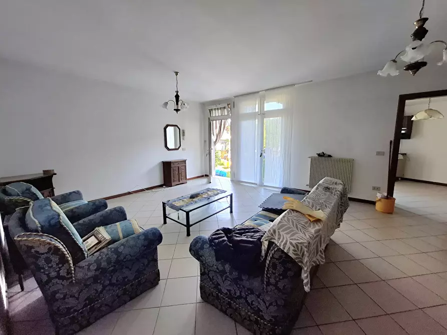 Immagine 3 di Casa bifamiliare in vendita  in Via Giorgio la Pira 65 a Costa Di Rovigo