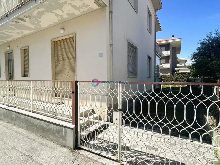 Immagine 3 di Quadrilocale in vendita  a Pineto