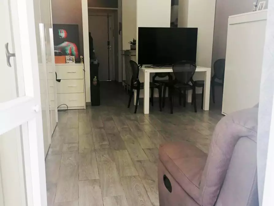 Immagine 3 di Monolocale in affitto  a Carrara