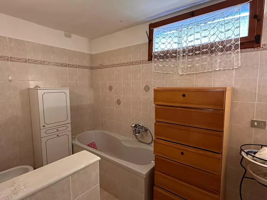 Immagine 12 di Porzione di casa in affitto  in Via Madonnina 55 a Ortonovo