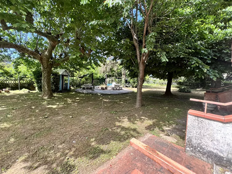 Immagine 48 di Villa in vendita  in Via Acquala 40 a Montignoso