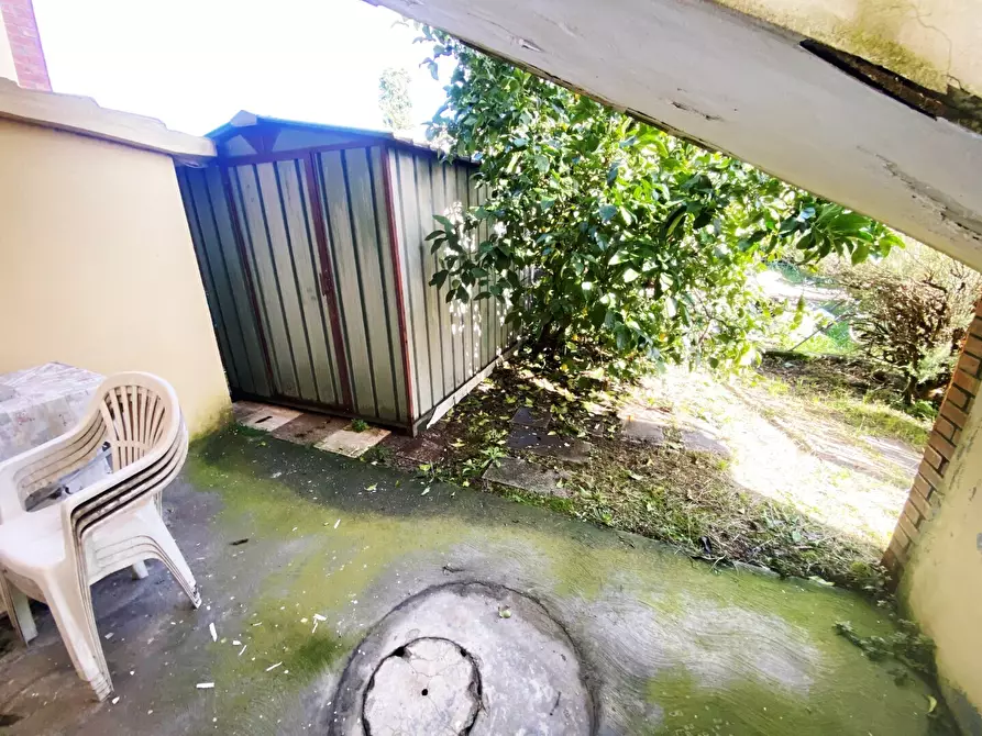 Immagine 29 di Casa trifamiliare in vendita  in Strada Statale 1 189 a Castelnuovo Magra